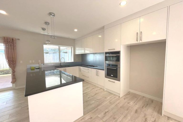 Photo of property in 14a Bridge Avenue, Te Atatu South, Auckland, 0610