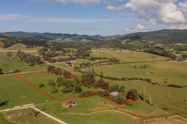 Photo of property in 79 Hot Water Beach Road, Purangi, Whitianga, 3591