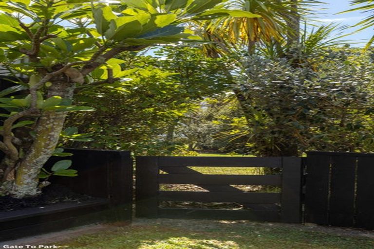 Photo of property in 5 Crestview Place, Browns Bay, Auckland, 0630