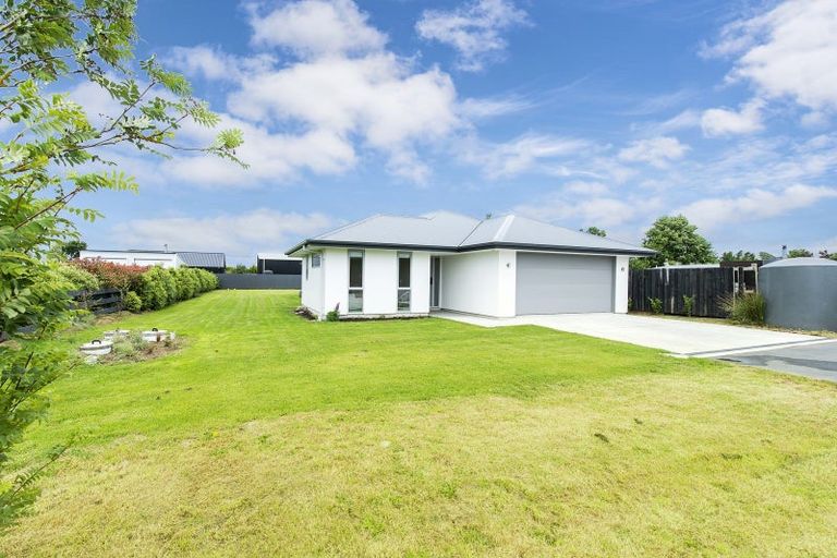 Photo of property in 16 Hobbs Street, Hororata, 7572