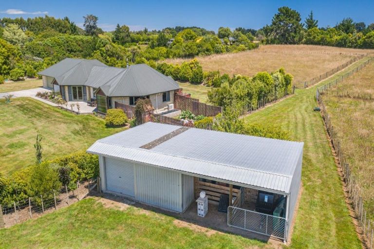 Photo of property in 28 Waipuna Grove, Levin, 5571