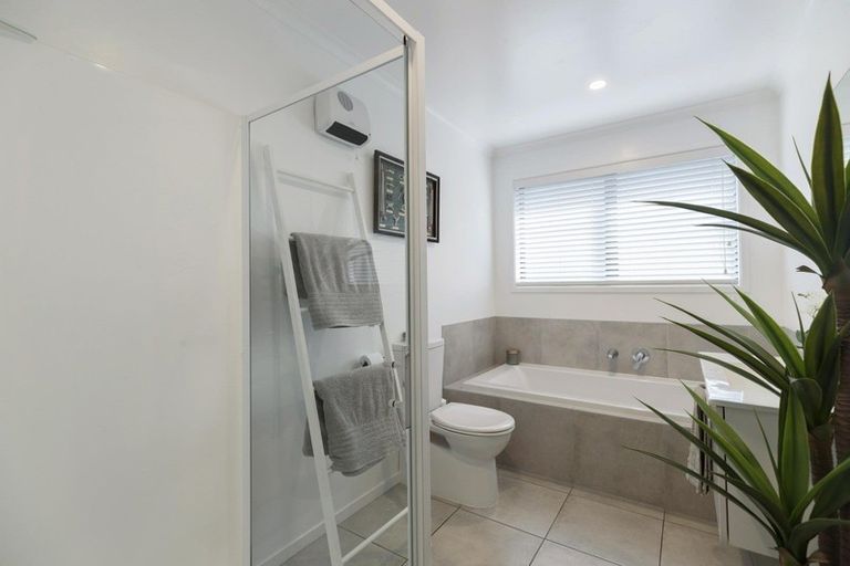 Photo of property in 26 Violet Way, Lower Shotover, Queenstown, 9304