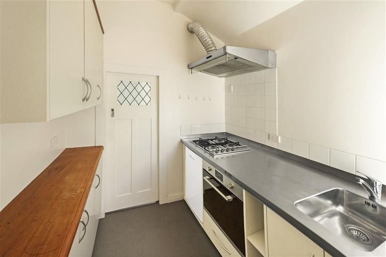 Photo of property in 10 Rimu Road, Kelburn, Wellington, 6012