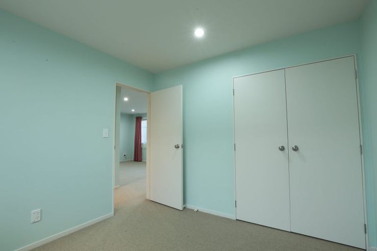 Photo of property in 16 Fiesta Drive, Half Moon Bay, Auckland, 2012