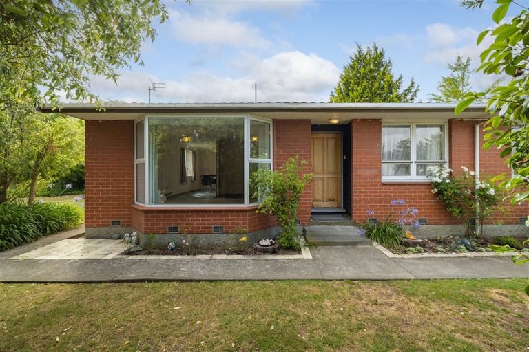 Photo of property in 12 Denniston Crescent, Redwood, Christchurch, 8051