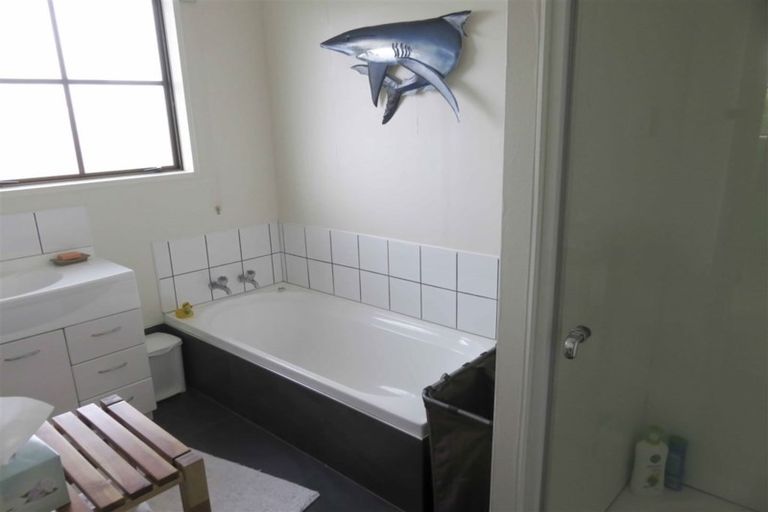 Photo of property in 16 Kildare Place, Waikiwi, Invercargill, 9810