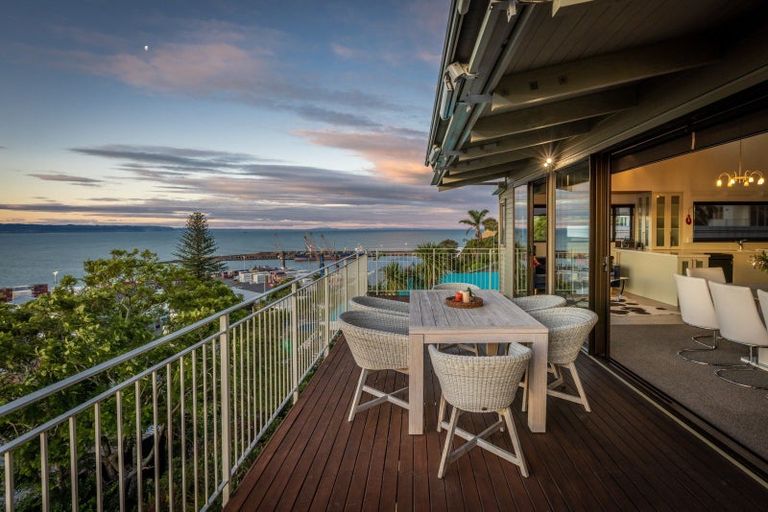 Photo of property in 159 Thompson Road, Bluff Hill, Napier, 4110