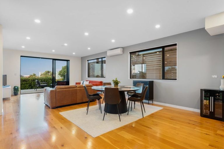 Photo of property in 9 Coastview Lane, Long Bay, Auckland, 0630