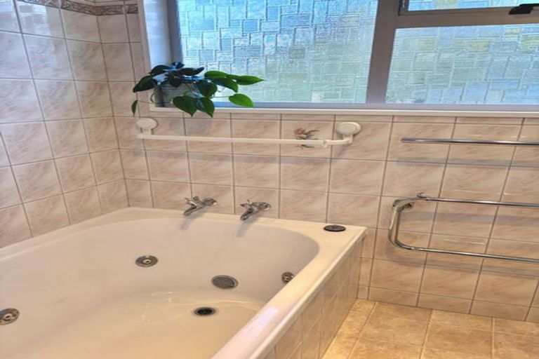 Photo of property in 11 Malaghan Grove, Johnsonville, Wellington, 6037