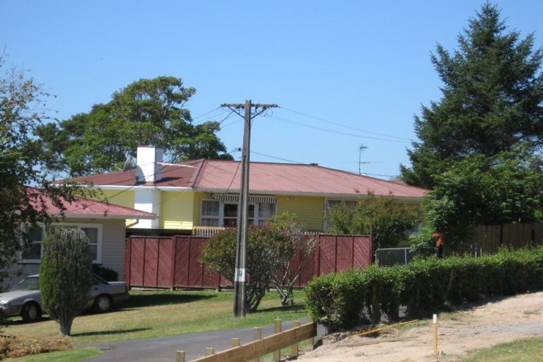 Photo of property in 9 Mayall Avenue, Beach Haven, Auckland, 0626