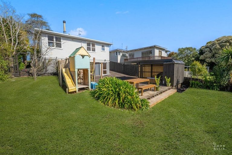 Photo of property in 31 Bodi Place, Te Atatu South, Auckland, 0610