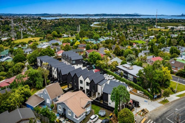 Photo of property in 36 Wharara Lane, Massey, Auckland, 0614