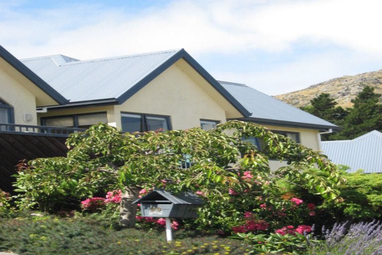 Photo of property in 24 Cornwall Road, Lyttelton, 8082