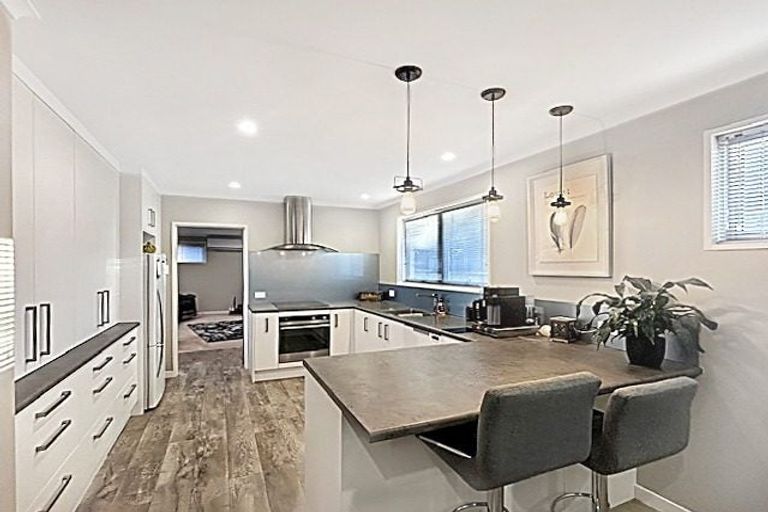 Photo of property in 19 Pirinoa Street, Feilding, 4702