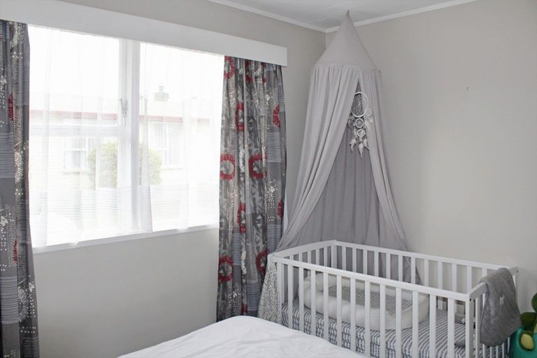 Photo of property in 16 Ries Street, Dannevirke, 4930