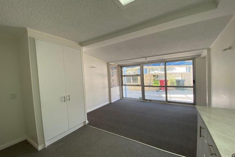 Photo of property in 39 Pirie Crescent, Moera, Lower Hutt, 5010