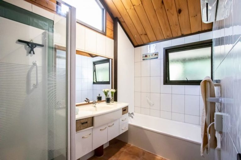 Photo of property in 12a Alexander Street, Waikanae, 5036