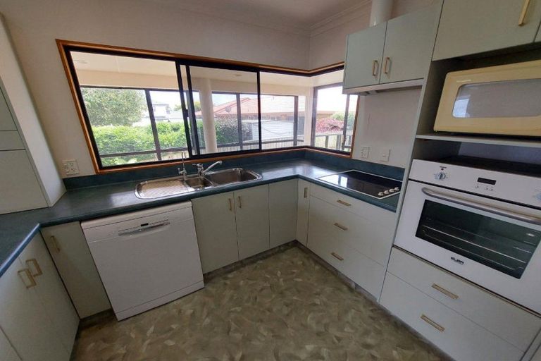 Photo of property in 9c Del Mar Place, Merrilands, New Plymouth, 4312
