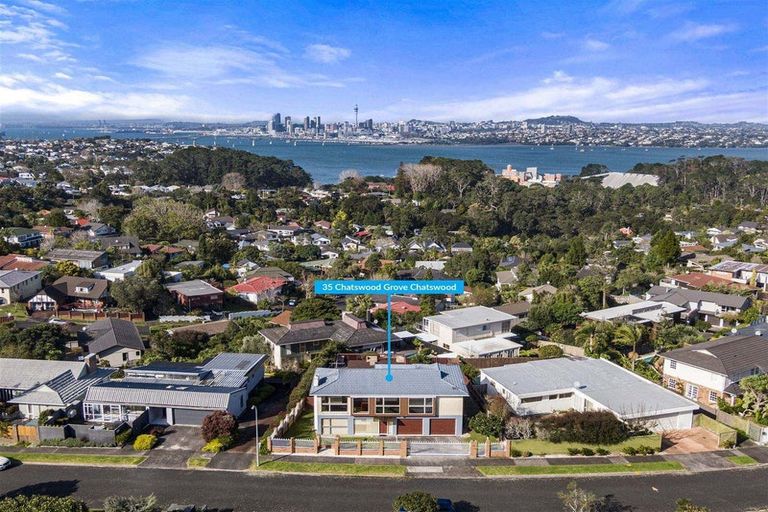 Photo of property in 35 Chatswood Grove, Chatswood, Auckland, 0626