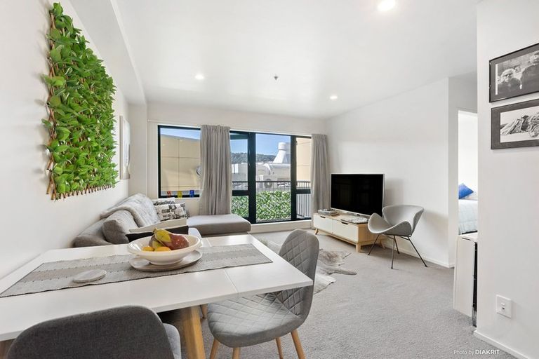 Photo of property in Courtenay Apartments, 512/120 Courtenay Place, Te Aro, Wellington, 6011