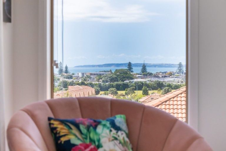 Photo of property in 21 West Hoe Heights, Orewa, 0931