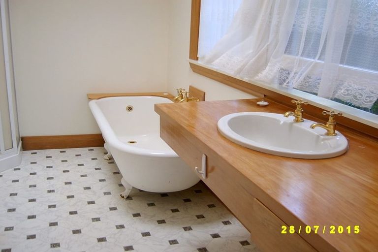 Photo of property in 6 Norfolk Street, Northland, Wellington, 6012