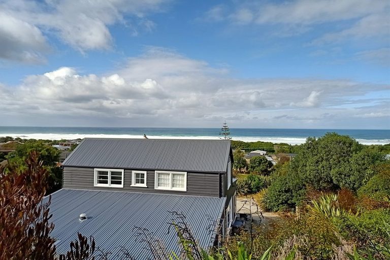 Photo of property in 17 Queen Street, Brighton, Dunedin, 9035