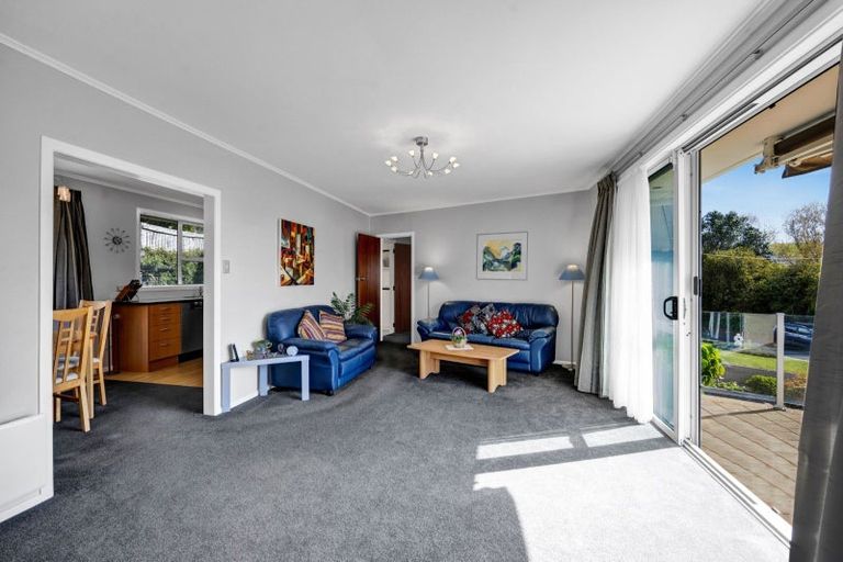 Photo of property in 42 Seaview Road, Marfell, New Plymouth, 4310