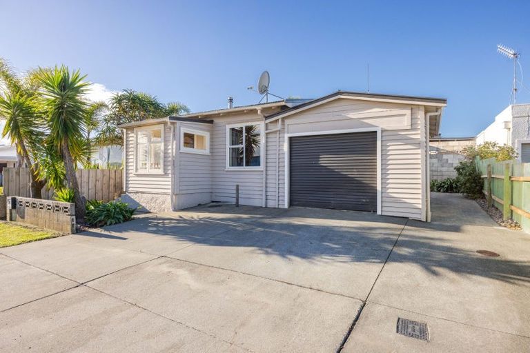Photo of property in 9 Pukeko Place, Westshore, Napier, 4110
