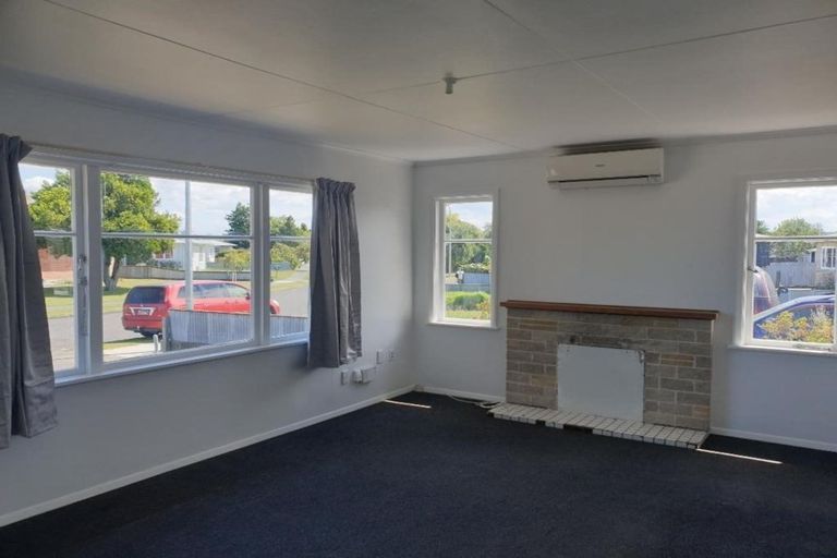 Photo of property in 50 Shackleton Street, Maraenui, Napier, 4110
