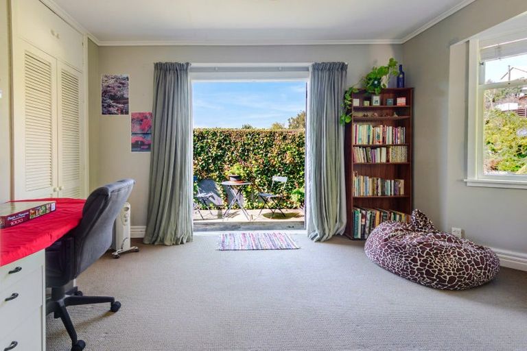 Photo of property in 16 Spencer Road, Hospital Hill, Napier, 4110
