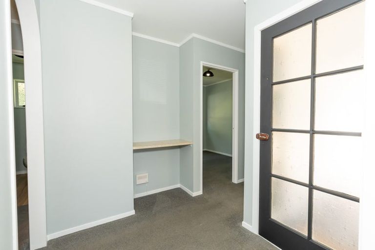 Photo of property in 21 Manor Place, Bader, Hamilton, 3206