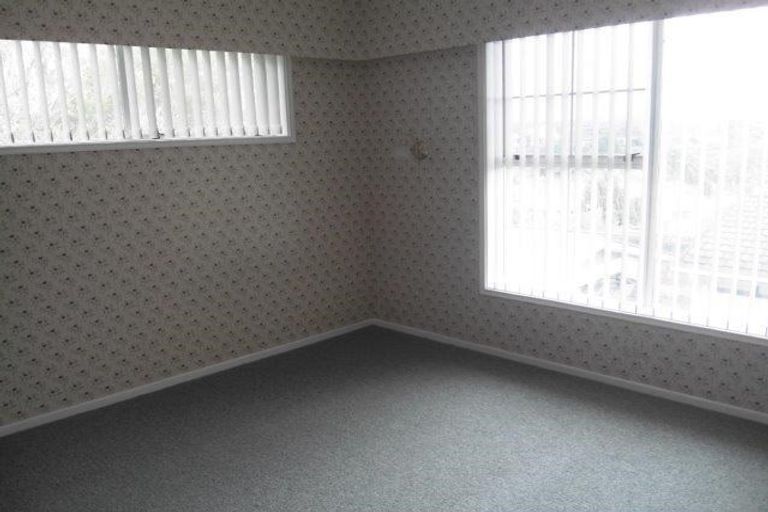 Photo of property in 15 Cumberland Street, Merrilands, New Plymouth, 4312