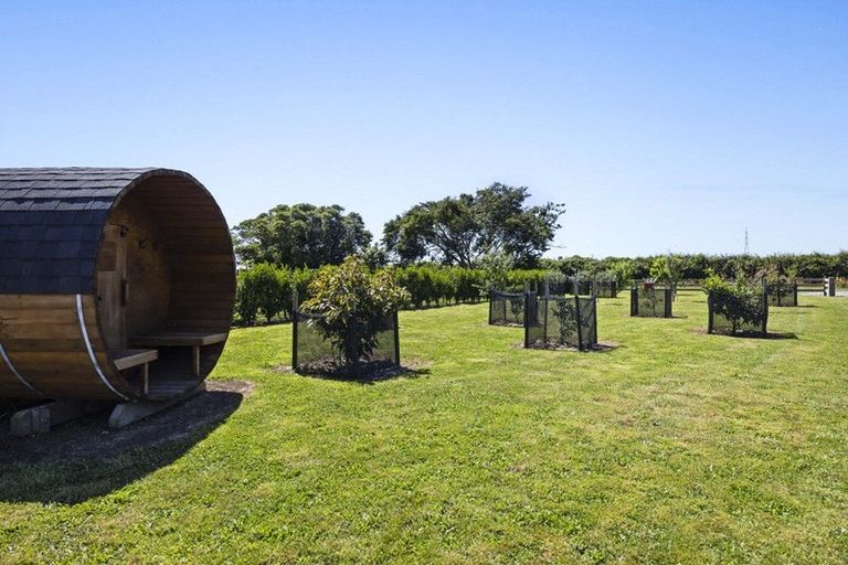 Photo of property in 8 Tikorangi Road East, Tikorangi, 4383