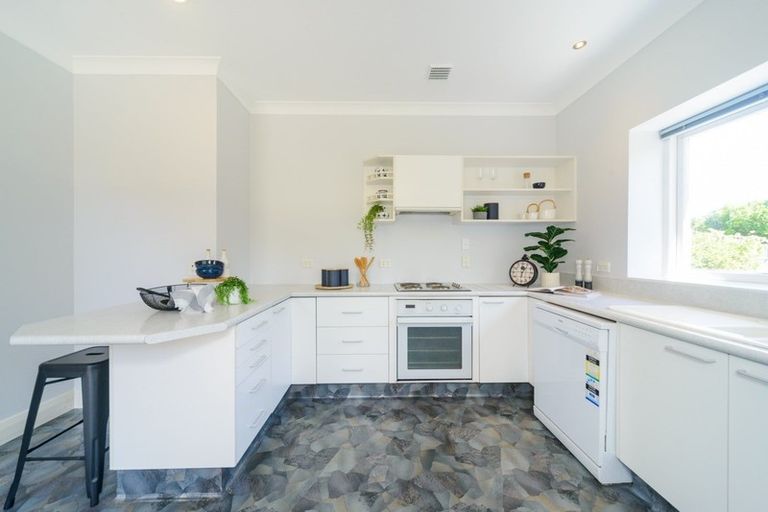 Photo of property in 35 Florence Avenue, Palmerston North, 4414