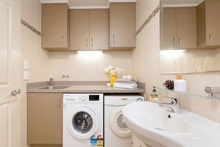 Photo of property in 65 Rhinevale Close, Henderson, Auckland, 0612