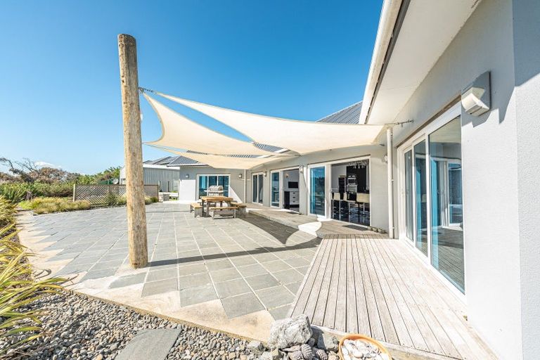 Photo of property in 35 Golf Vue Place, Castlecliff, Whanganui, 4501