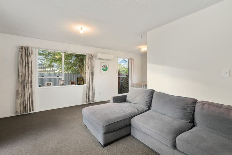 Photo of property in 35a Kuaka Crescent, Bromley, Christchurch, 8062