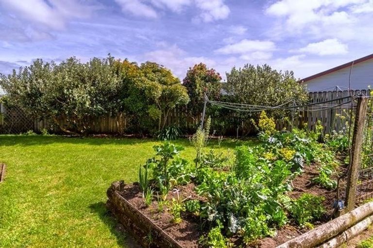 Photo of property in 18 Cholmondeley Crescent, Whitianga, 3510