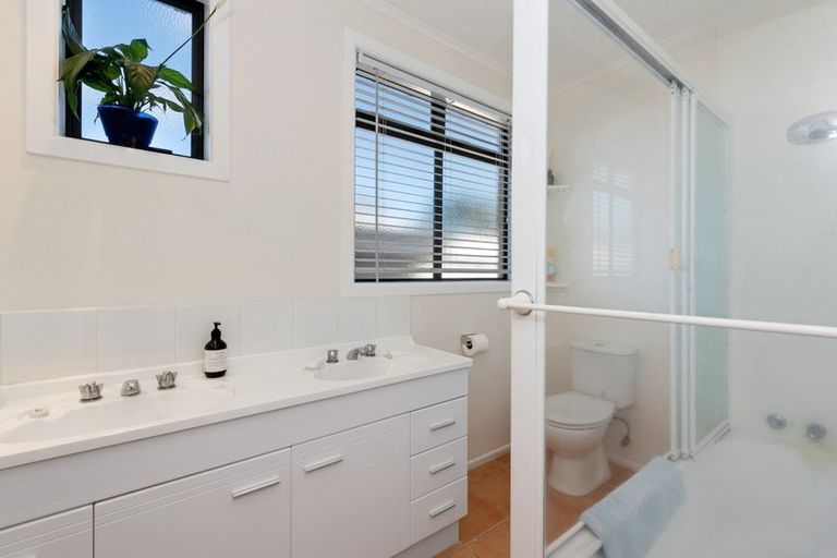 Photo of property in 43 Herbert Road, Queenwood, Hamilton, 3210