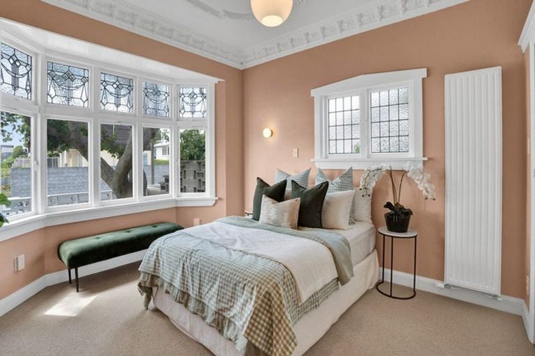 Photo of property in 19 Baring Terrace, Strandon, New Plymouth, 4312