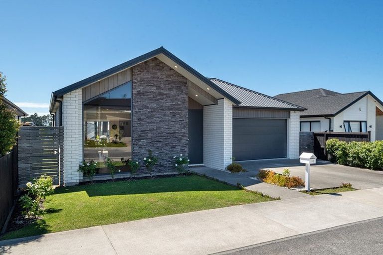 Photo of property in 12 Croatia Avenue, Huapai, Kumeu, 0810