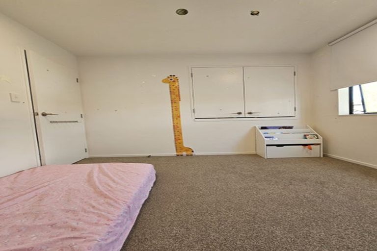 Photo of property in 2/122 Pooks Road, Ranui, Auckland, 0612