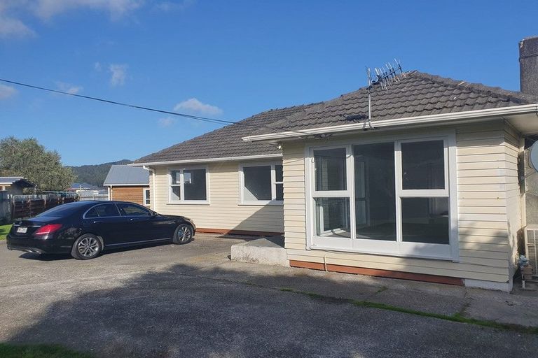 Photo of property in 29 Ruthven Road, Wainuiomata, Lower Hutt, 5014
