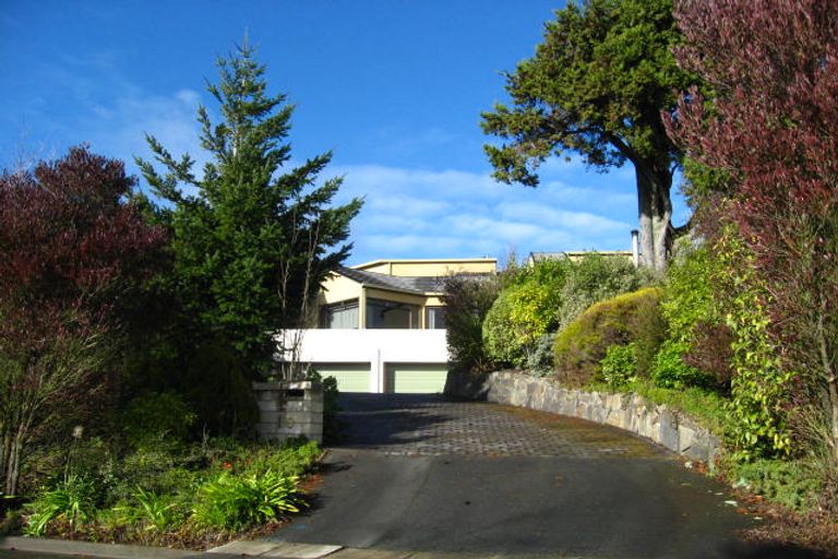 Photo of property in 10 Nehru Place, Cashmere, Christchurch, 8022