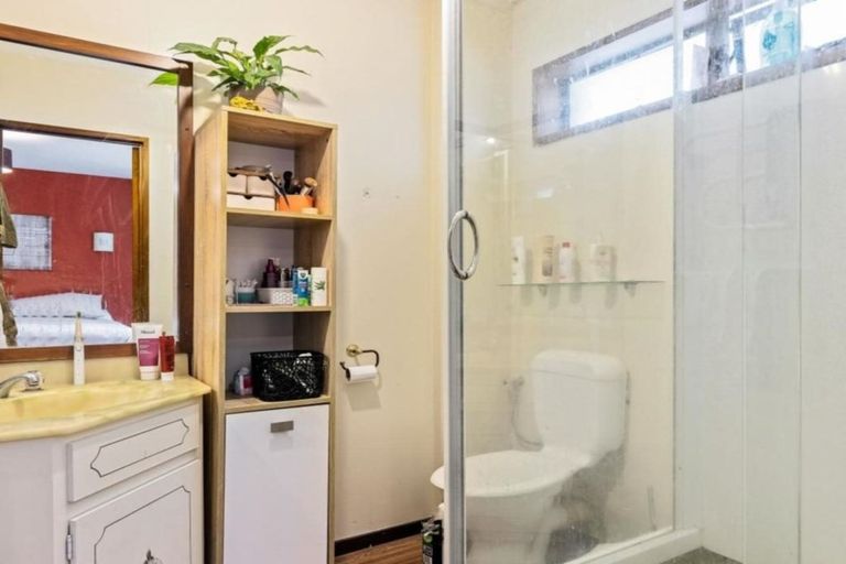 Photo of property in 242 Memorial Avenue, Burnside, Christchurch, 8053