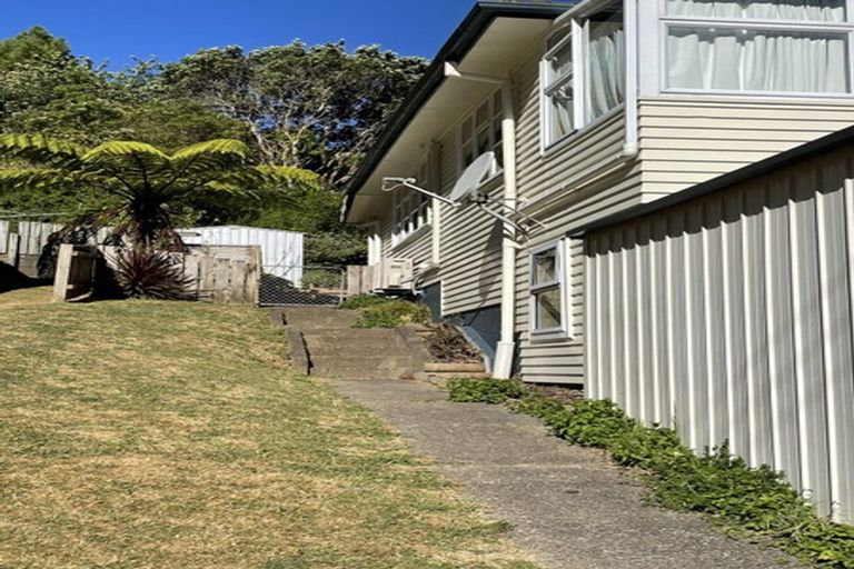 Photo of property in 12 Greer Crescent, Tawa, Wellington, 5028