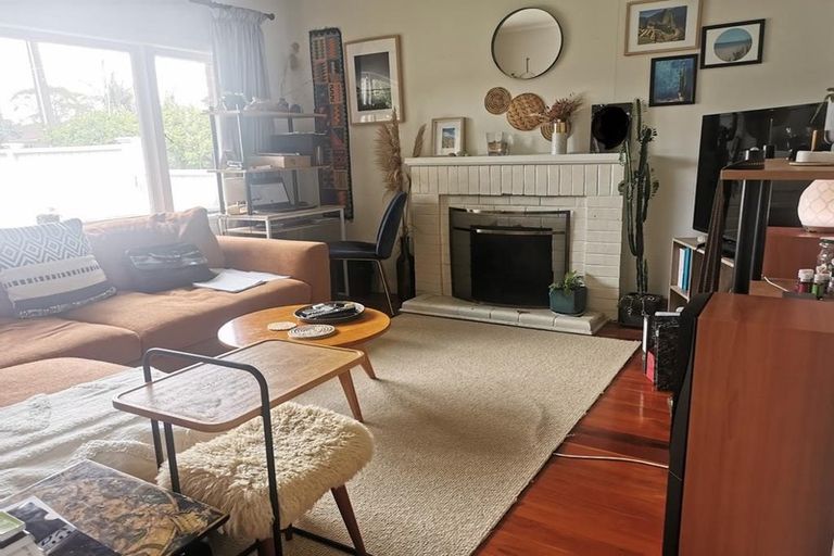 Photo of property in 27 Hillcrest Avenue, Hillcrest, Rotorua, 3015