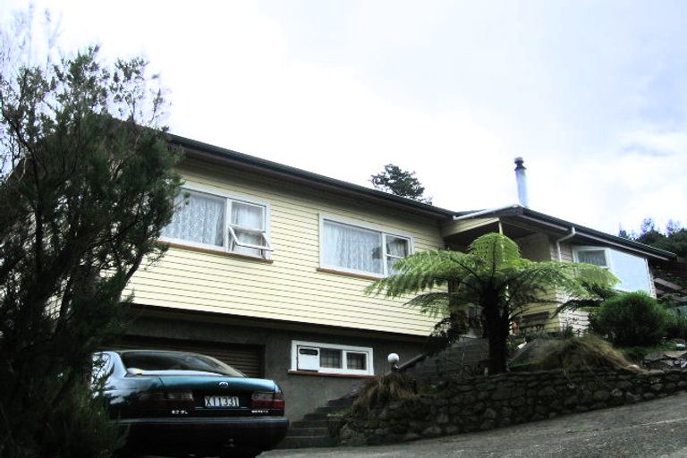 Photo of property in 83 Bird Grove, Stokes Valley, Lower Hutt, 5019