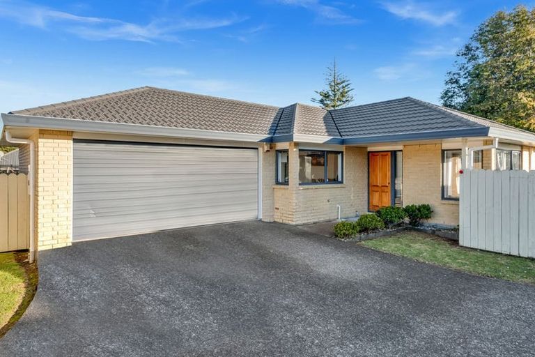 Photo of property in 3/24 Sturdee Road, Manurewa, Auckland, 2102